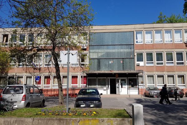 Főbejárat